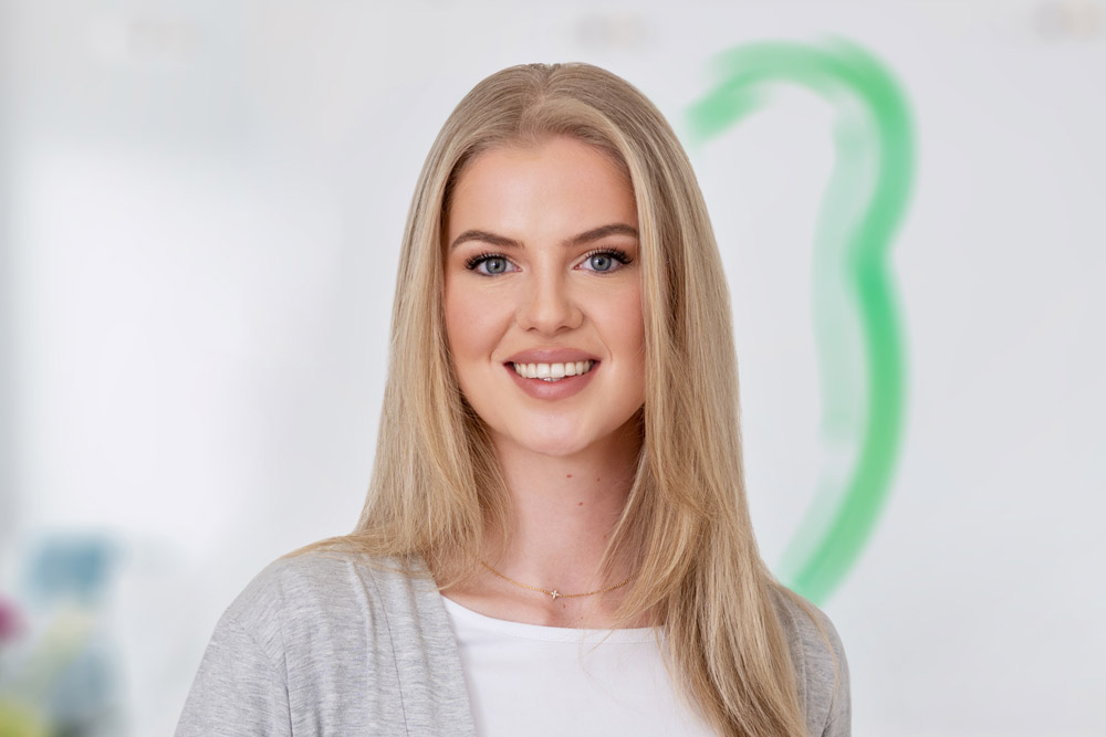 Kieferorthopädin Bonn – Gröne – Team – Antonia Flierenbaum Kieferorthopädin Bonn - Gröne - Team - Antonia Flierenbaum
